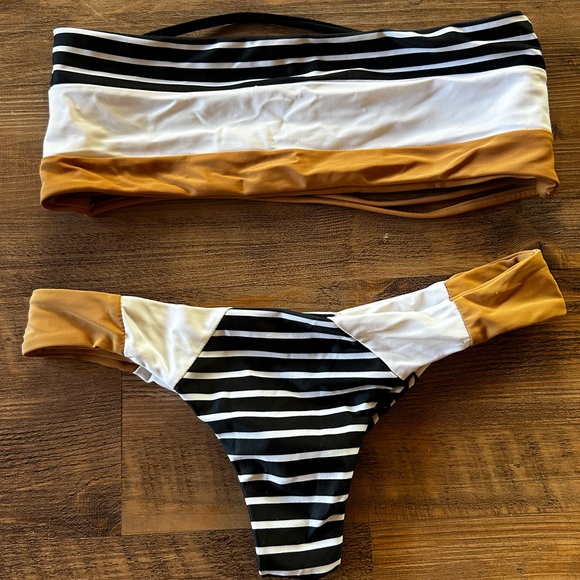 Size small bikini - Picture 1 of 1